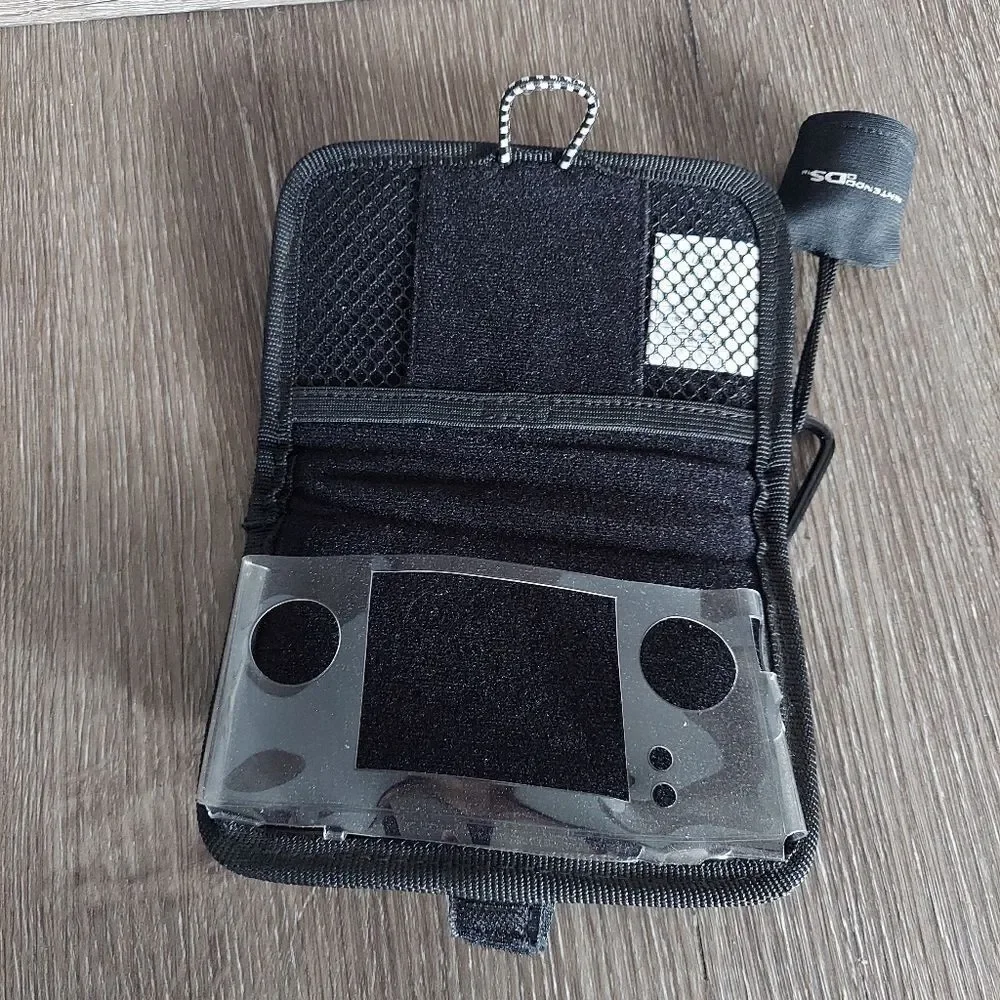 Nintendo DS Carrying Case - Picture 4 of 10